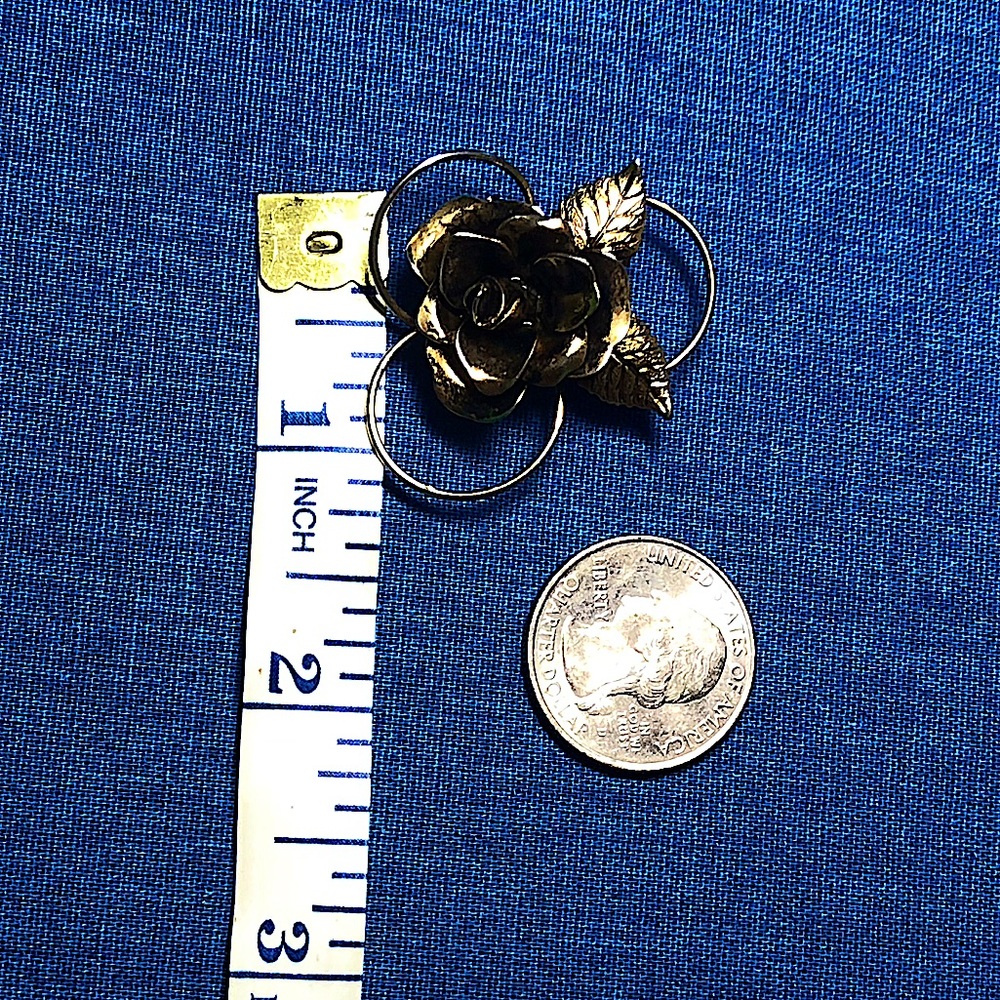 VINTAGE RISE AND BORROMEAN RING BROOCH - Picture 2 of 3